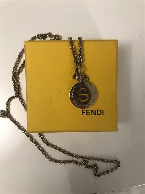 collana fendi lettere|Collane per Donna .